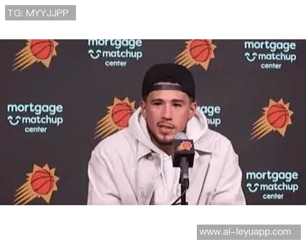 布克下半场狂砍23分揭秘：脱掉紧身防护短裤后活动自如